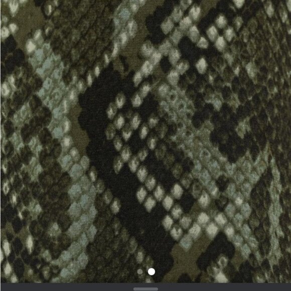 H&M Snakeprint  design green blouse Size 8 - Picture 4 of 5